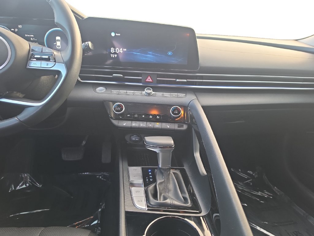 Used 2021 Hyundai Elantra Limited FWD image 11
