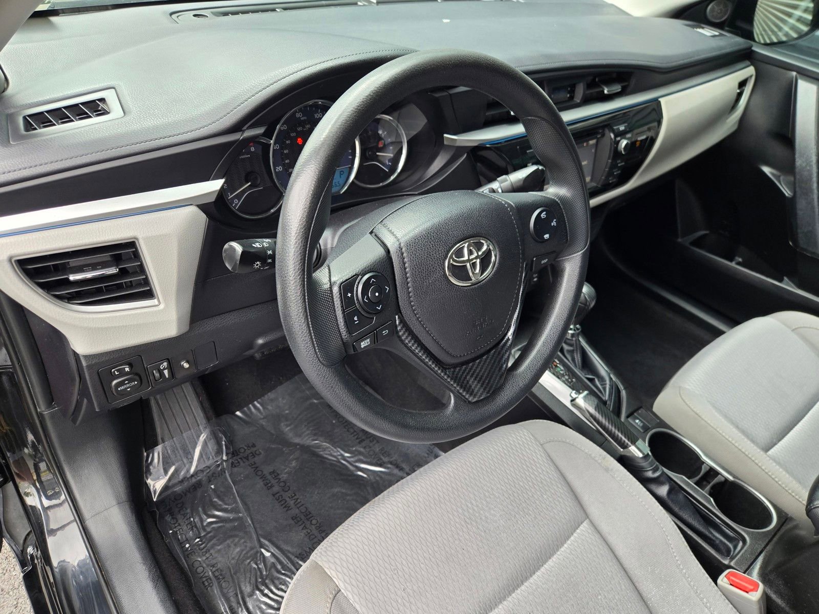 Used 2016 Toyota Corolla LE FWD image 18