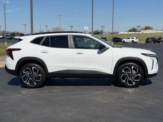 New 2026 Chevrolet Trax RS w/ Sunroof Package FWD image 8