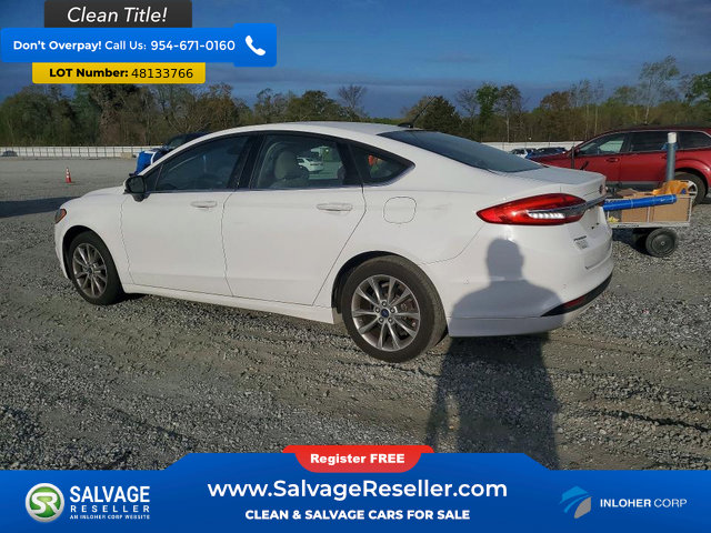 Used 2017 Ford Fusion SE w/ Fusion SE Technology Package image 3