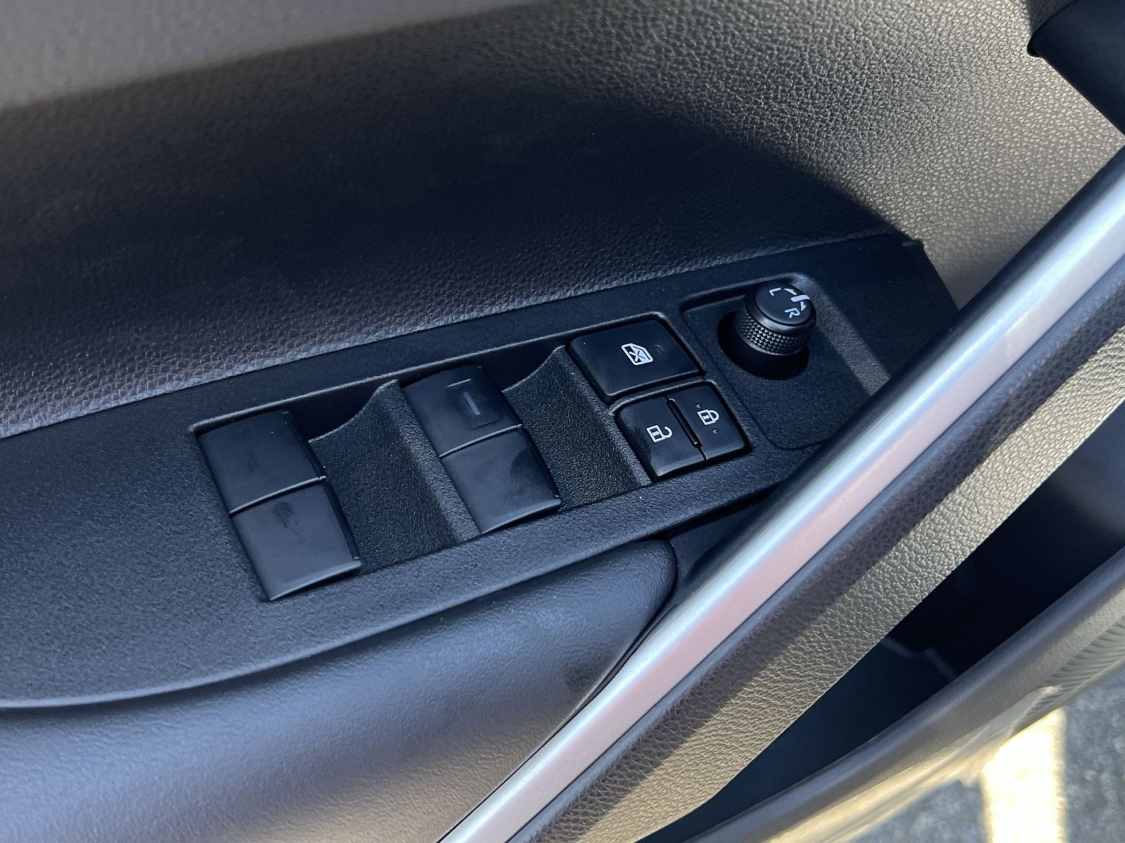 New 2026 Toyota Corolla Cross XSE w/ Convenience Package image 15