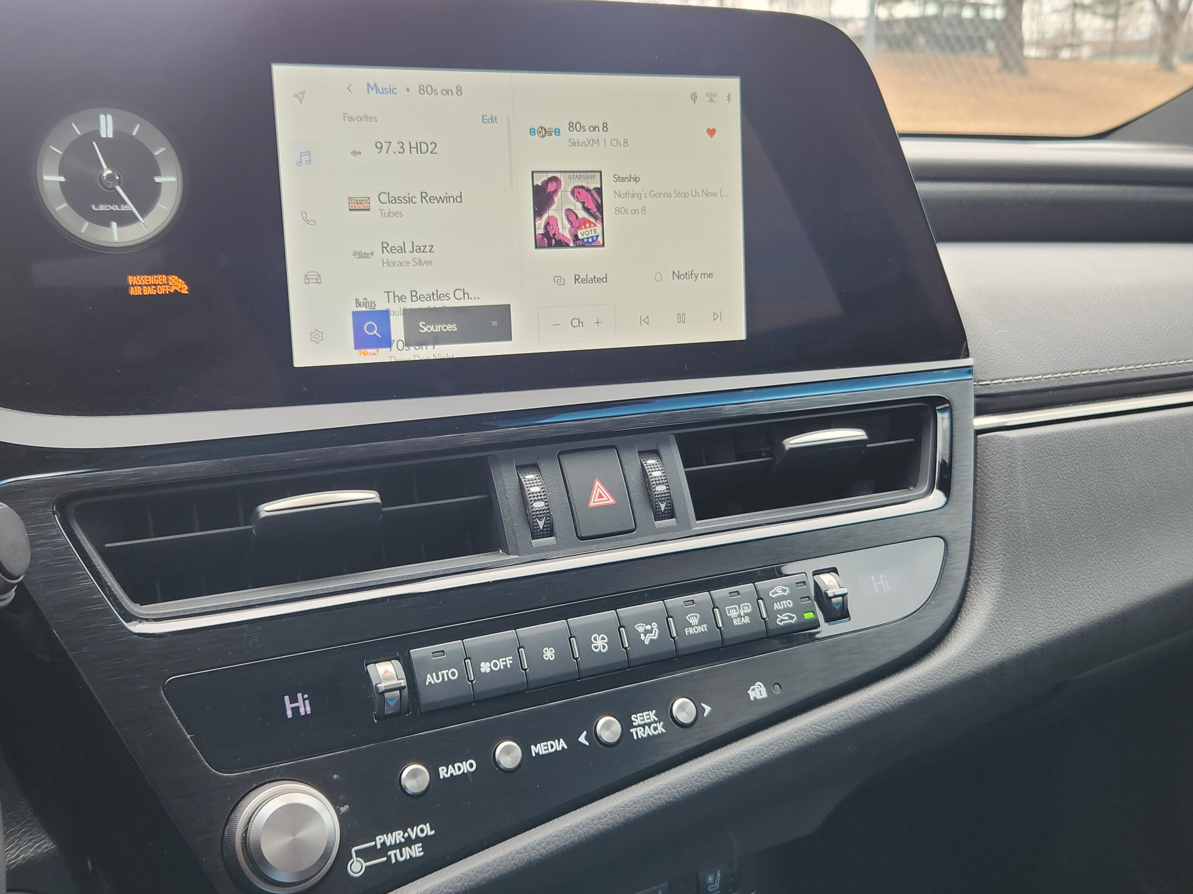 Used 2023 Lexus ES 250 w/ Premium Package image 10