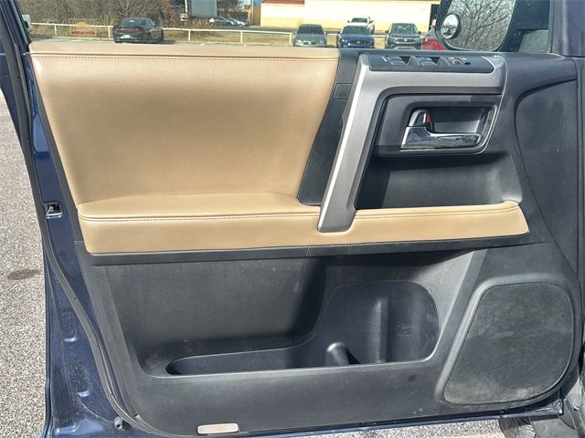 Used 2016 Toyota 4Runner SR5 Premium image 30