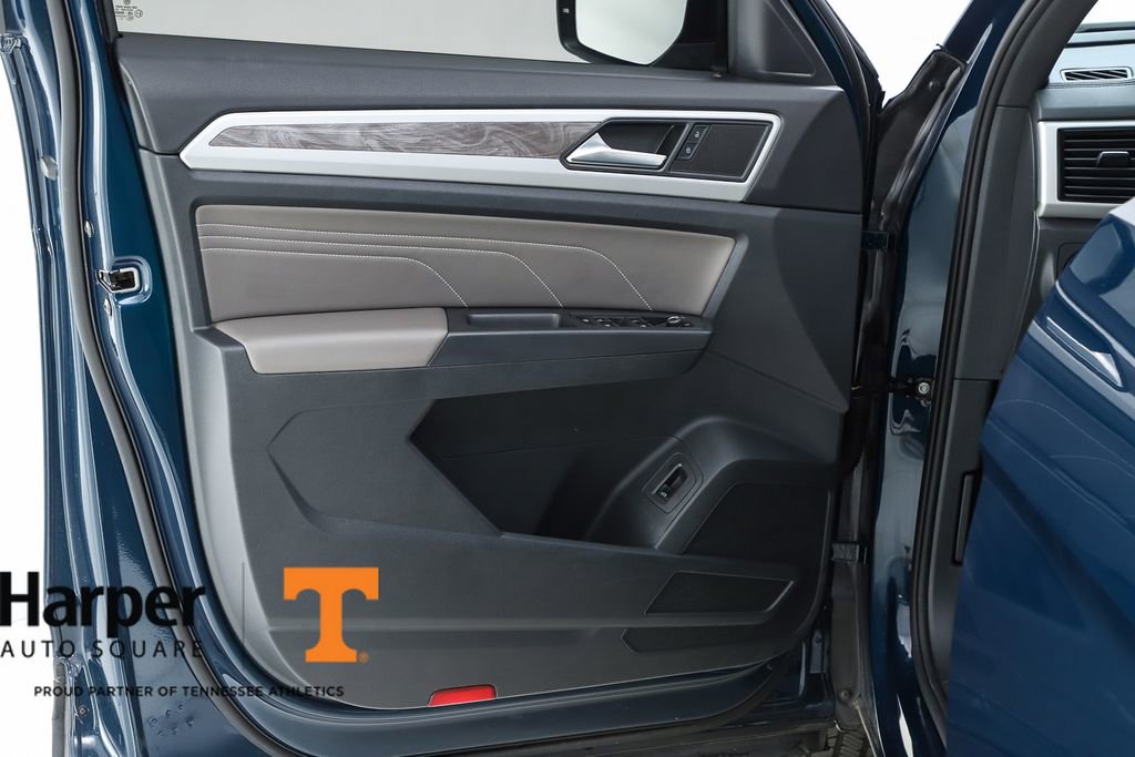 Used 2023 Volkswagen Atlas Cross Sport SE w/ Panoramic Sunroof Package FWD image 18