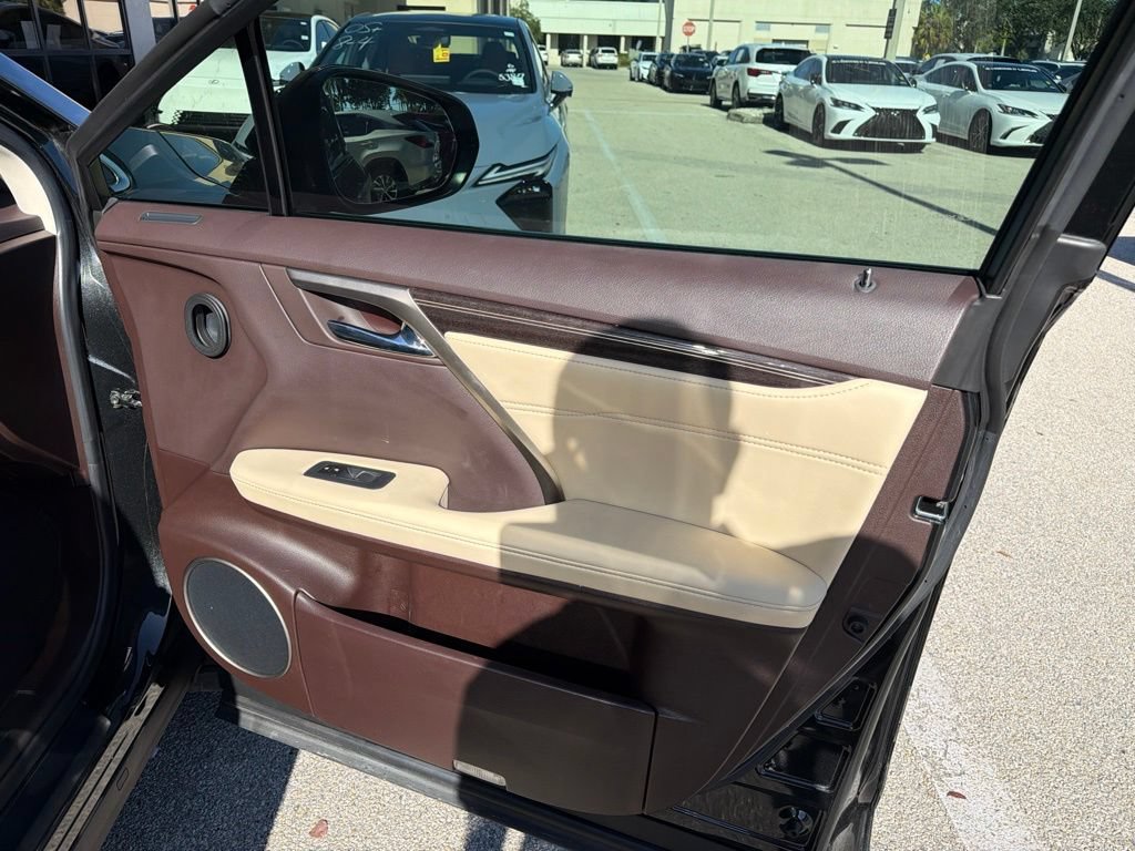 Used 2019 Lexus RX 350L Luxury w/ Cold Area Package (CT) FWD image 19
