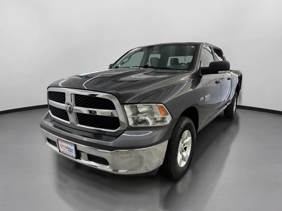 Used 2019 RAM 1500 Classic SLT w/ Luxury Group AWD/4WD image 4