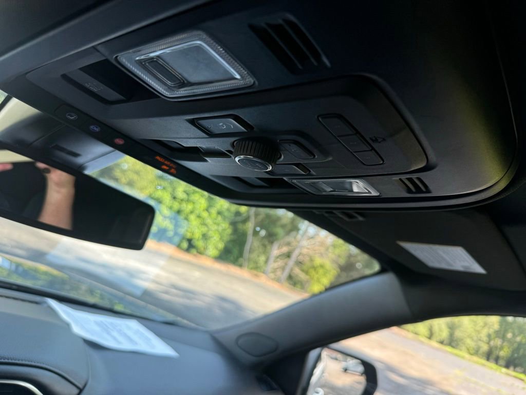 Used 2022 GMC Yukon XL Denali image 32