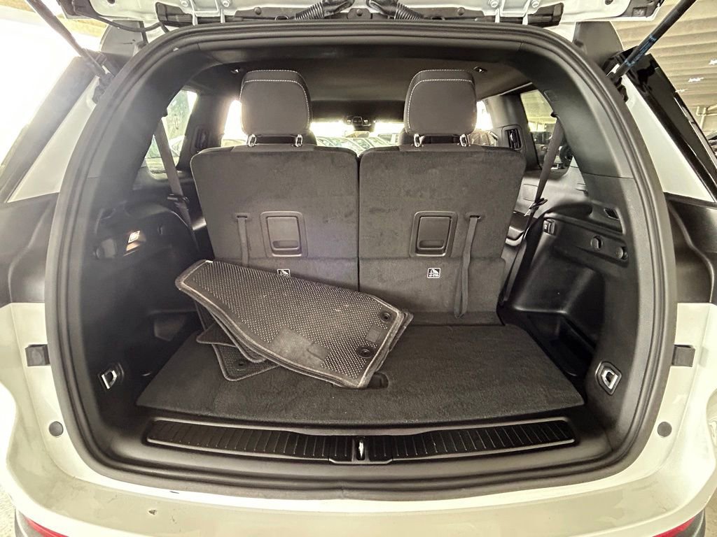 Used 2025 Jeep Grand Cherokee L Laredo image 40