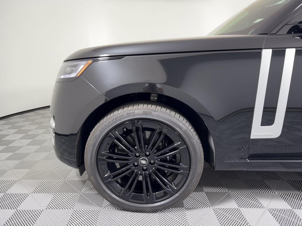 Used 2025 Land Rover Range Rover Long Wheelbase Autobiography AWD/4WD image 13