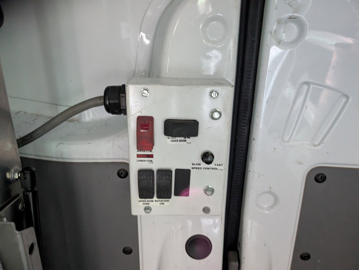 Used 2013 Mercedes-Benz Sprinter 3500 w/ High Idle Fixed Pkg image 18