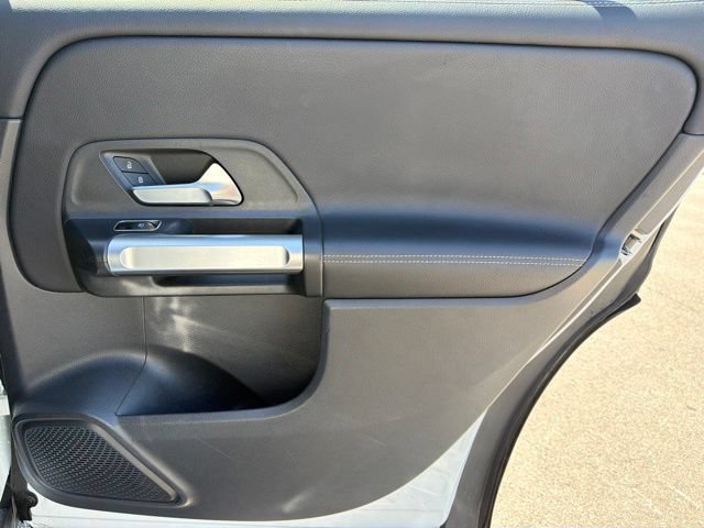 Used 2025 Mercedes-Benz GLB 250 4MATIC image 13