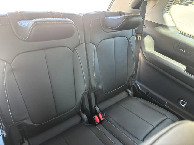 Used 2023 Jeep Grand Cherokee L Limited AWD/4WD image 28