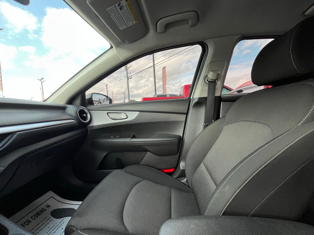 Used 2022 Kia Forte LXS FWD image 16