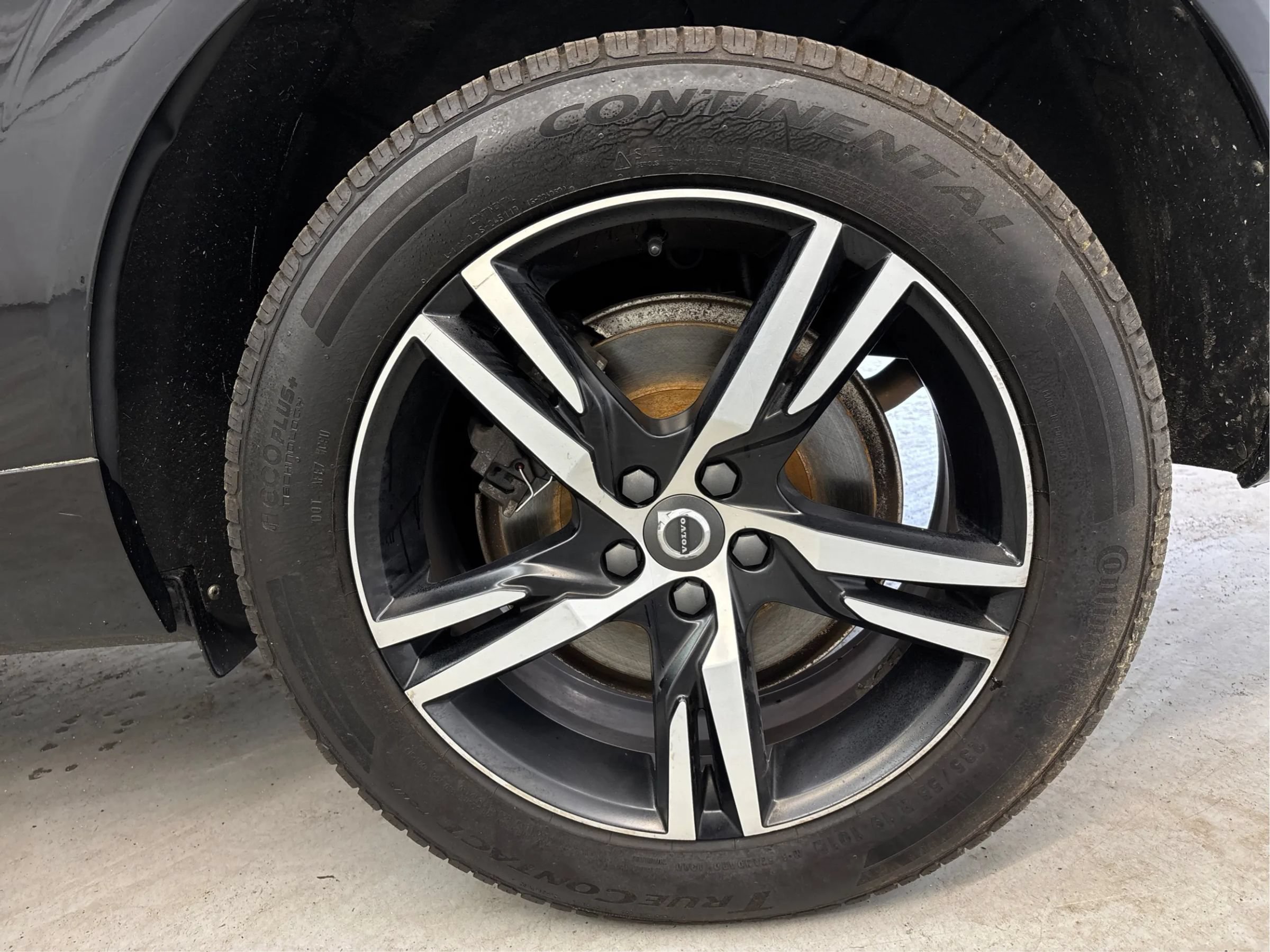 Used 2019 Volvo XC60 T6 R-Design AWD/4WD image 30