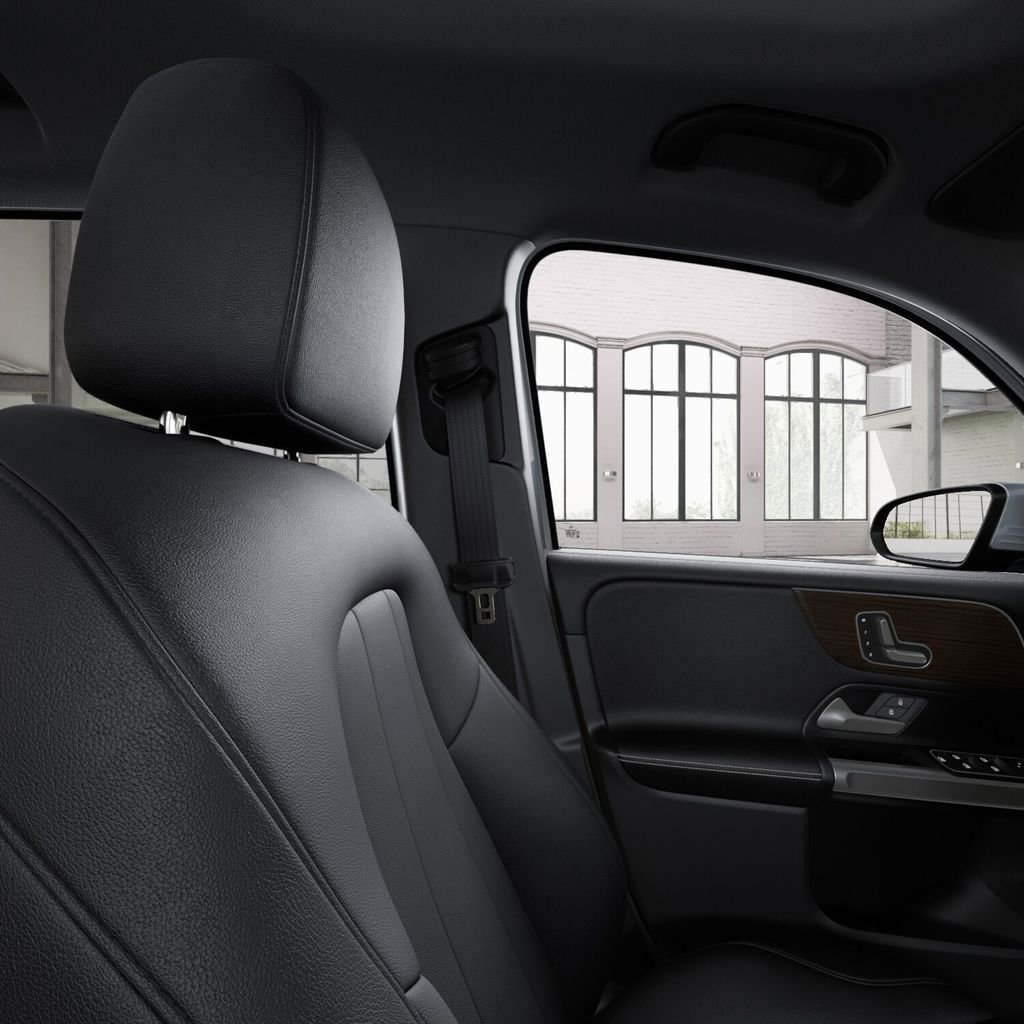 New 2026 Mercedes-Benz GLB 250 image 43