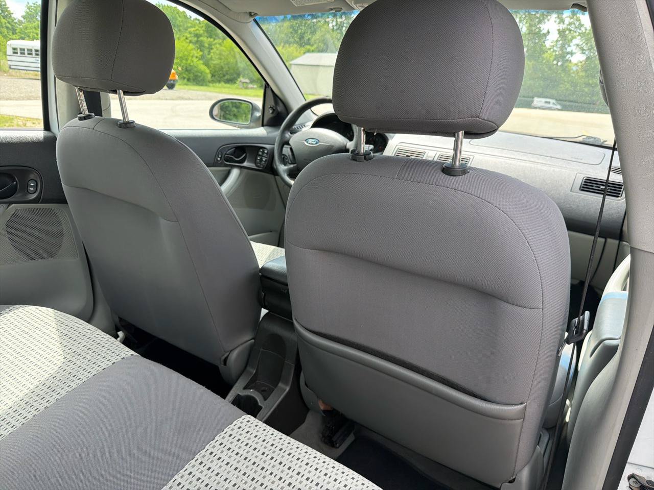 Used 2007 Ford Focus S FWD image 25