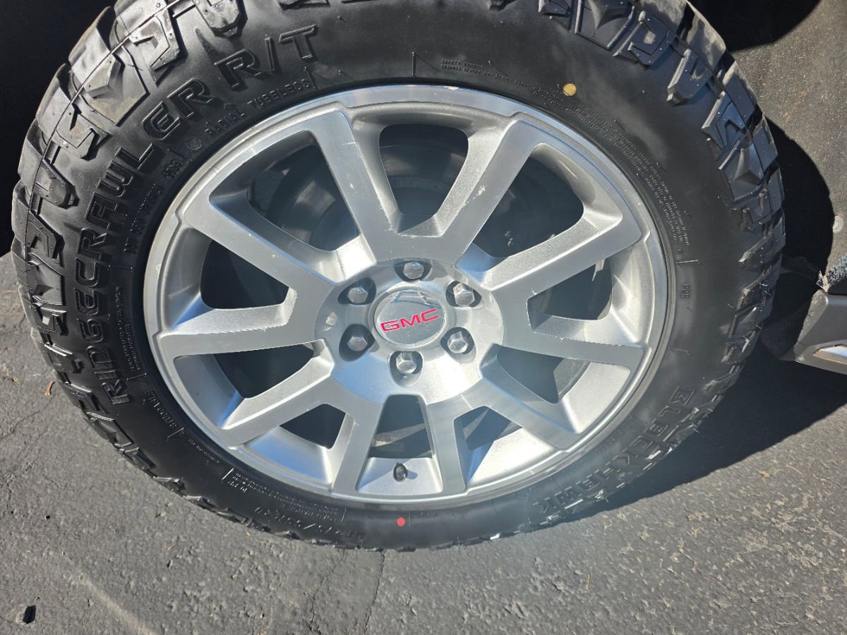 Used 2018 GMC Yukon XL Denali image 9