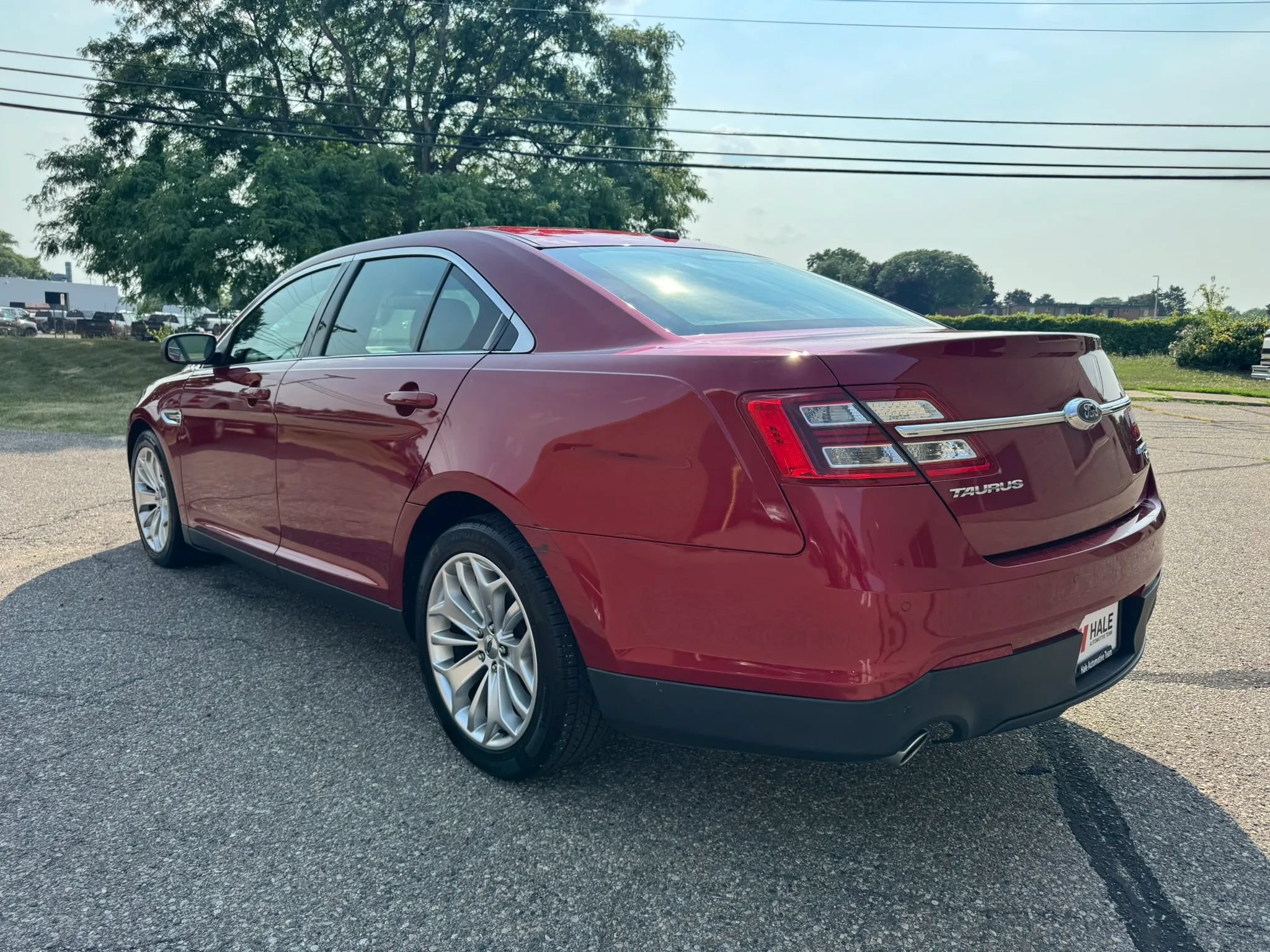 Used 2014 Ford Taurus Limited w/ Equipment Group 301A AWD/4WD image 7