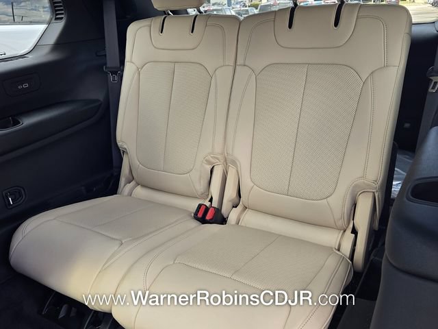 New 2026 Jeep Grand Cherokee L Limited RWD image 9