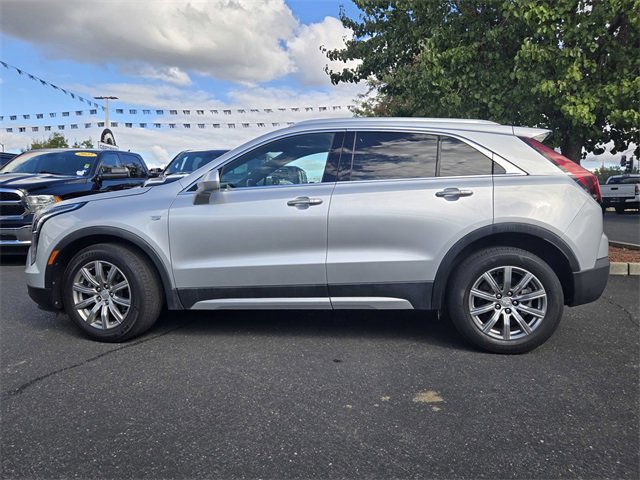 Used 2020 Cadillac XT4 Premium Luxury w/ Cold Weather Package image 7