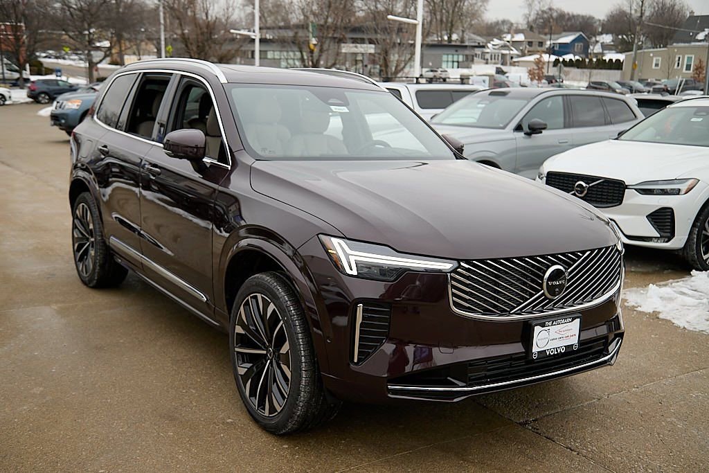 New 2026 Volvo XC90 T8 Ultra w/ Protection Package image 4