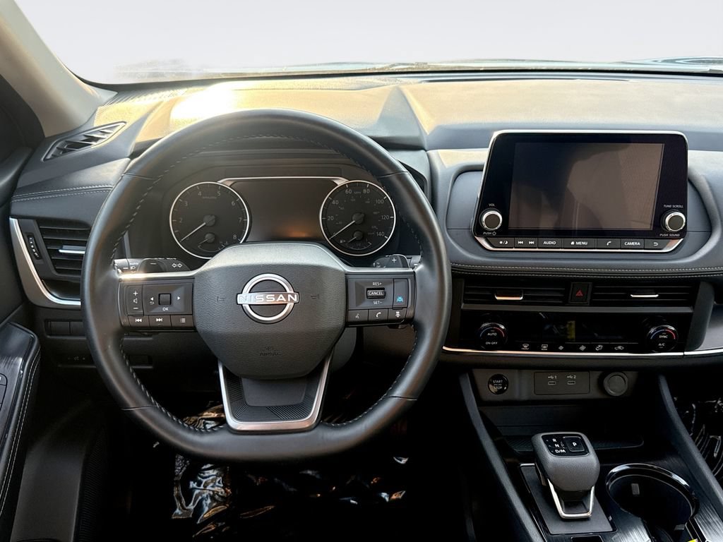Used 2025 Nissan Rogue SV AWD/4WD image 23