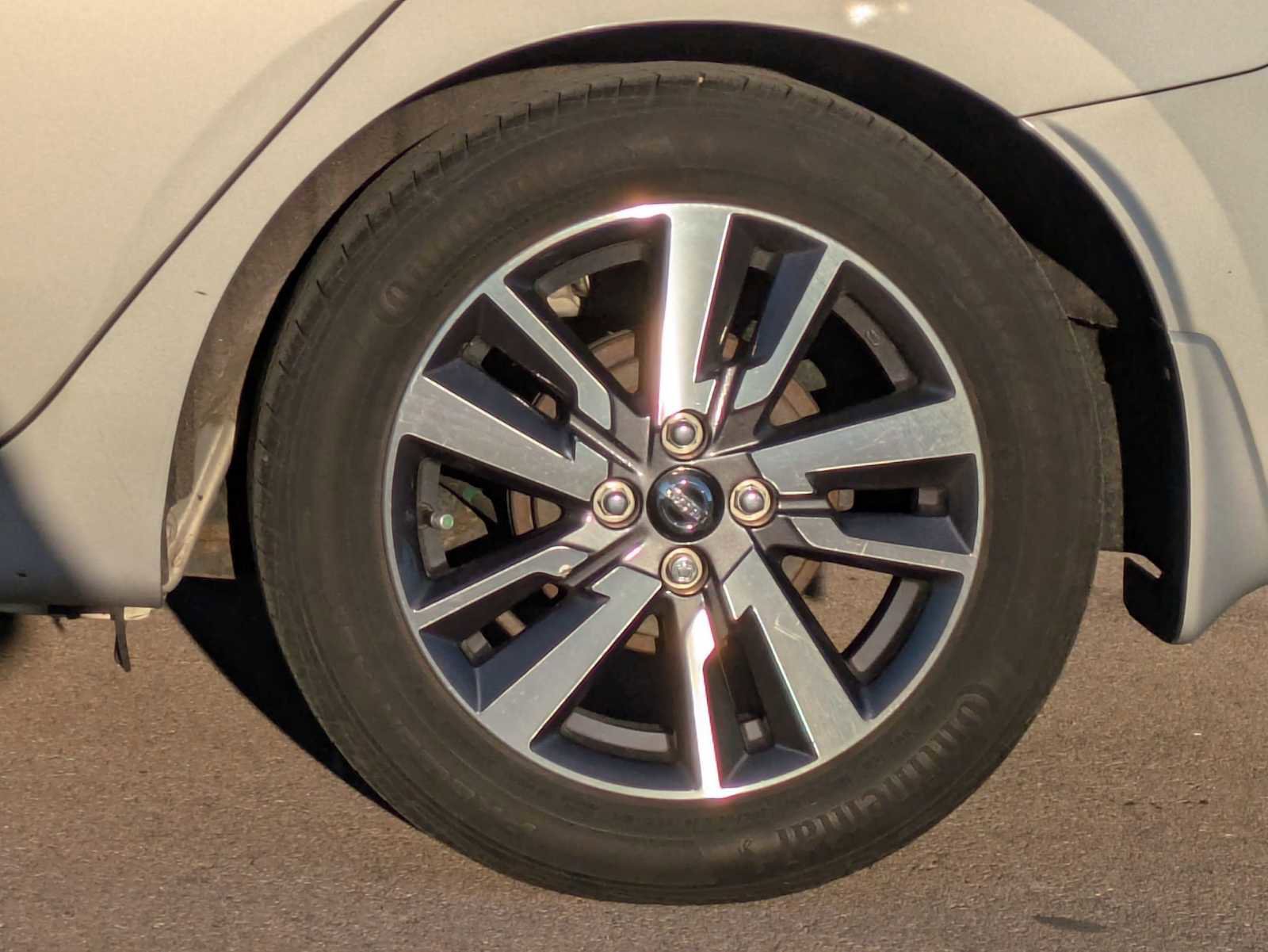 Used 2020 Nissan Versa SV image 12