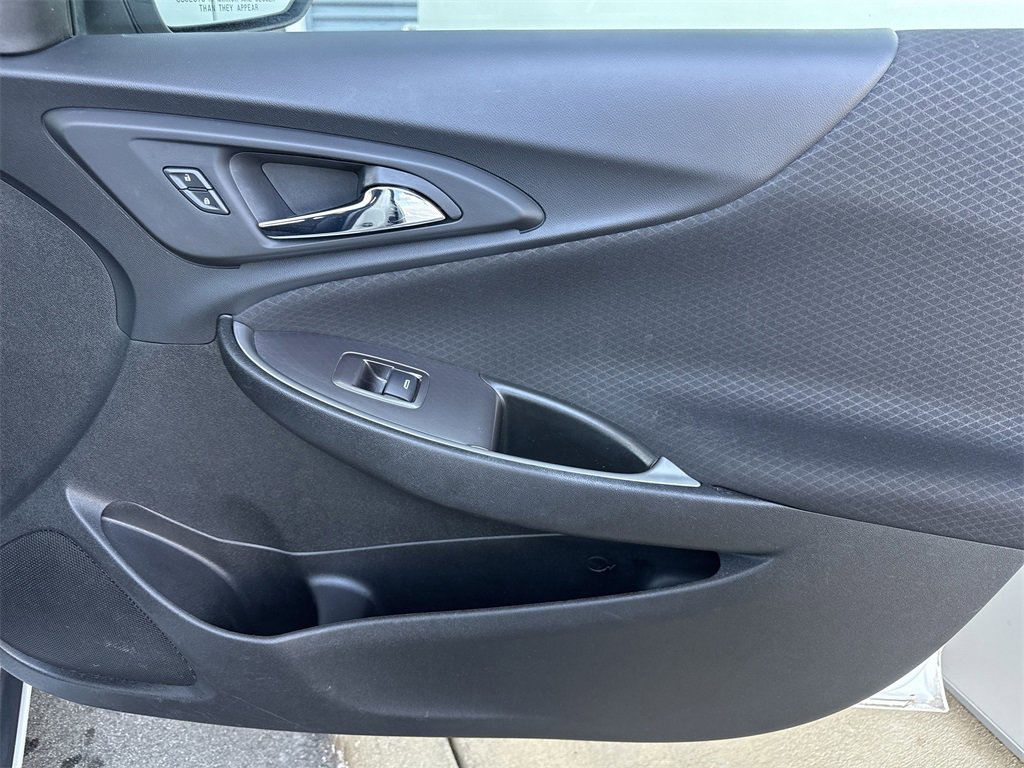 Used 2021 Chevrolet Malibu LS image 33