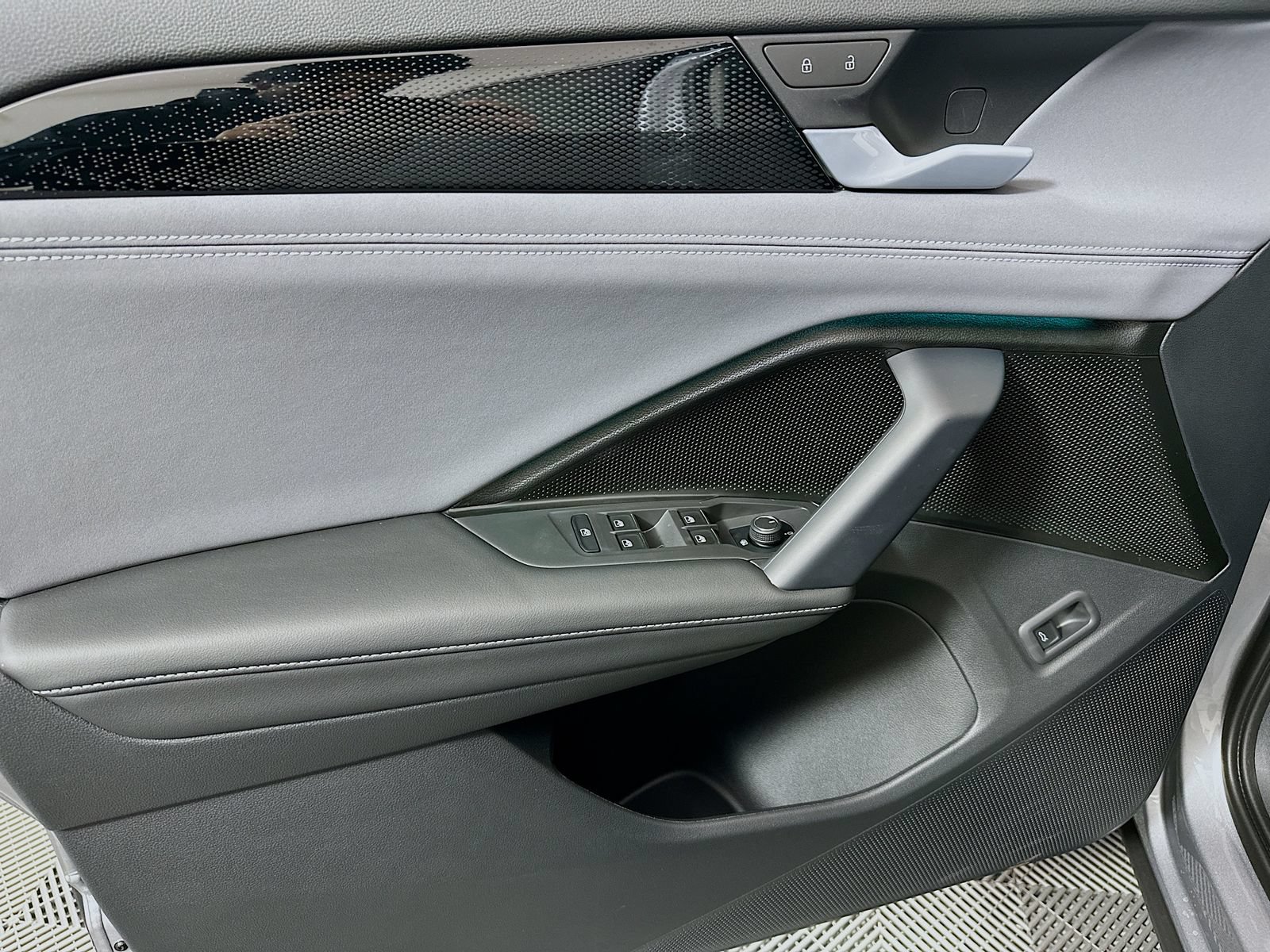 New 2026 Volkswagen Tiguan SE AWD/4WD image 9