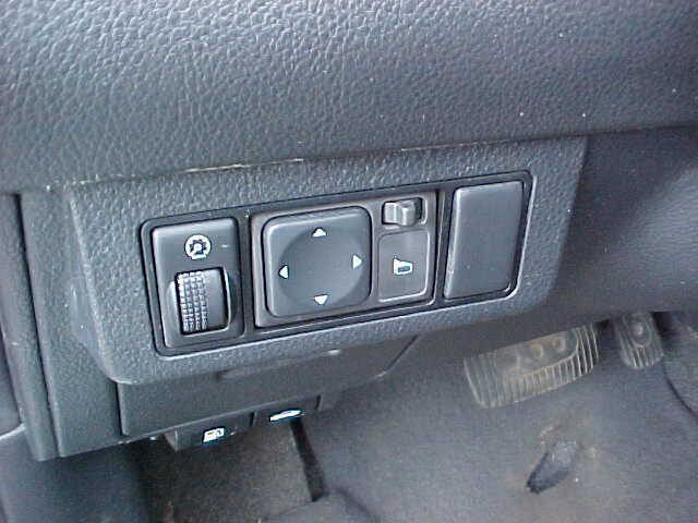 Used 2011 Nissan Versa 1.8 S w/ Plus Pkg image 18