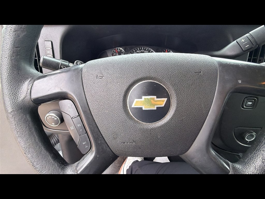 Used 2015 Chevrolet Express 2500 LT w/ LT Preferred Equipment Group RWD image 12