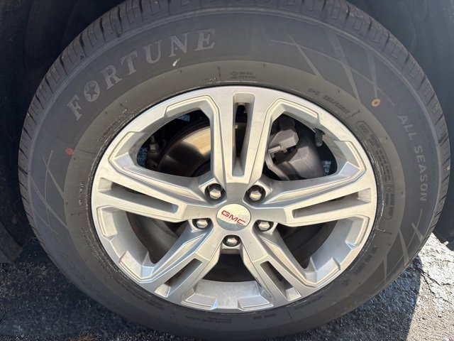 Used 2024 GMC Terrain SLE image 28