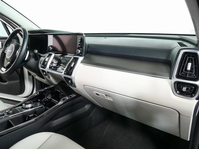 Used 2023 Kia Sorento SX Prestige w/ Panoramic Sunroof Package image 25