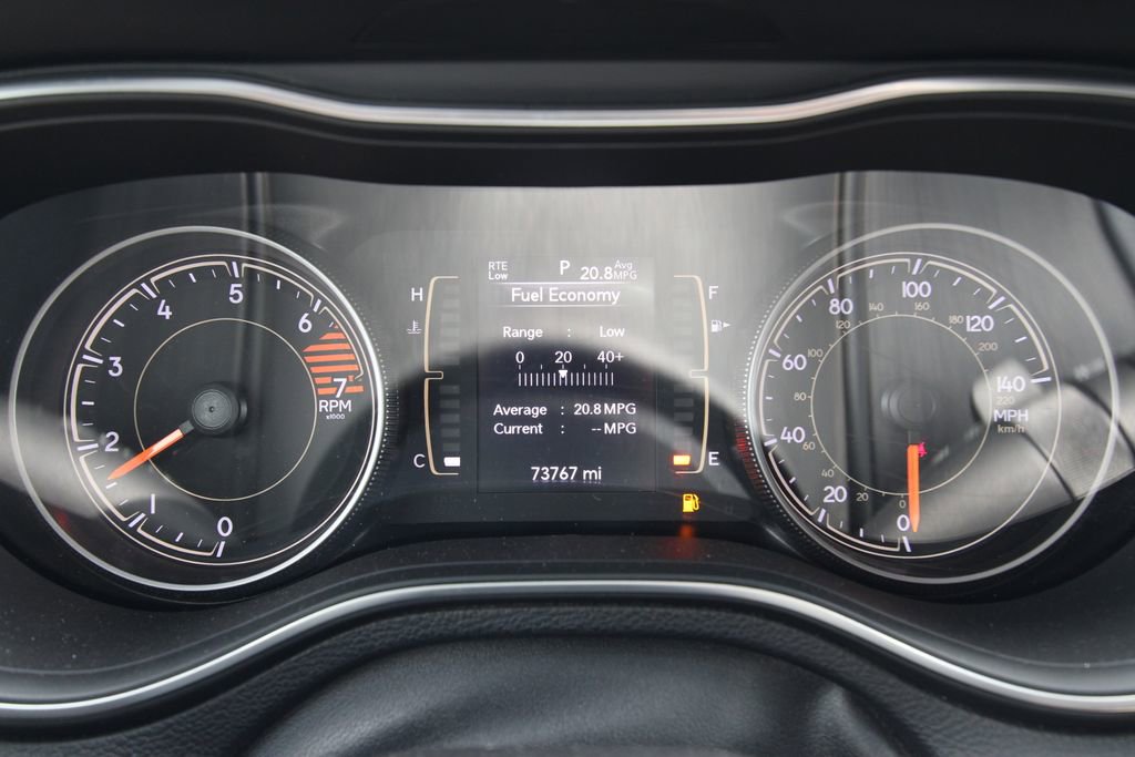 Used 2020 Jeep Cherokee Latitude w/ Cold Weather Group AWD/4WD image 42