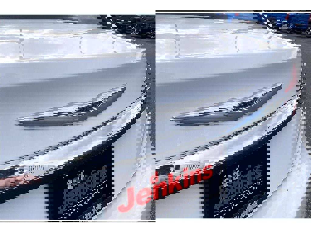 Used 2014 Chrysler 200 LX image 32