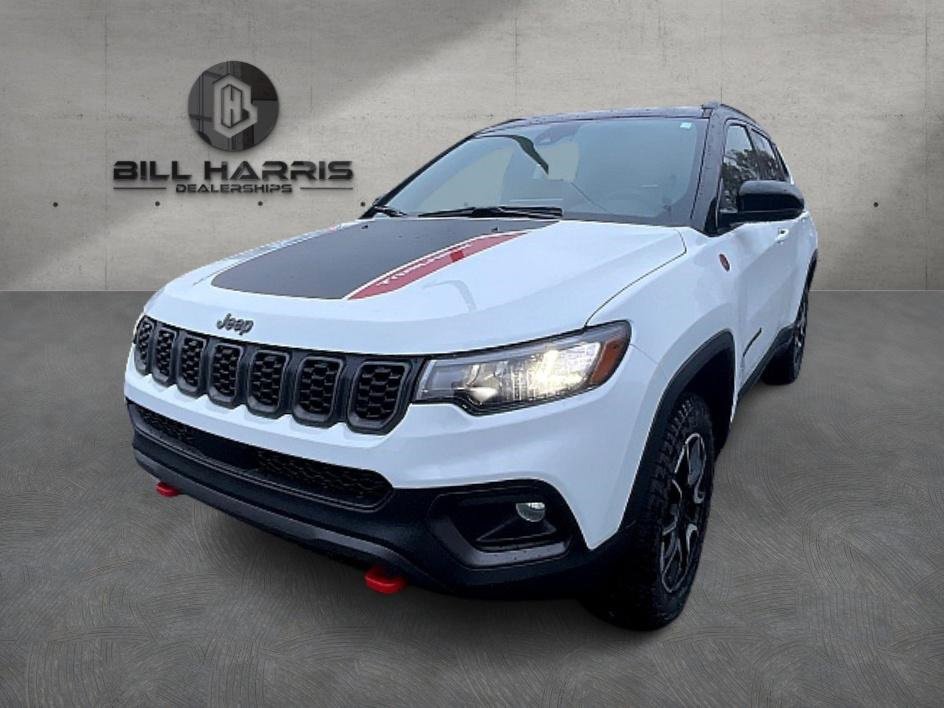 New 2026 Jeep Compass Trailhawk w/ Sun, Sound & Navigation Group
