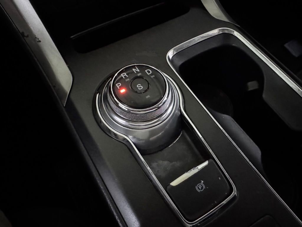 Used 2018 Ford Fusion SE w/ Fusion SE Technology Package FWD image 33