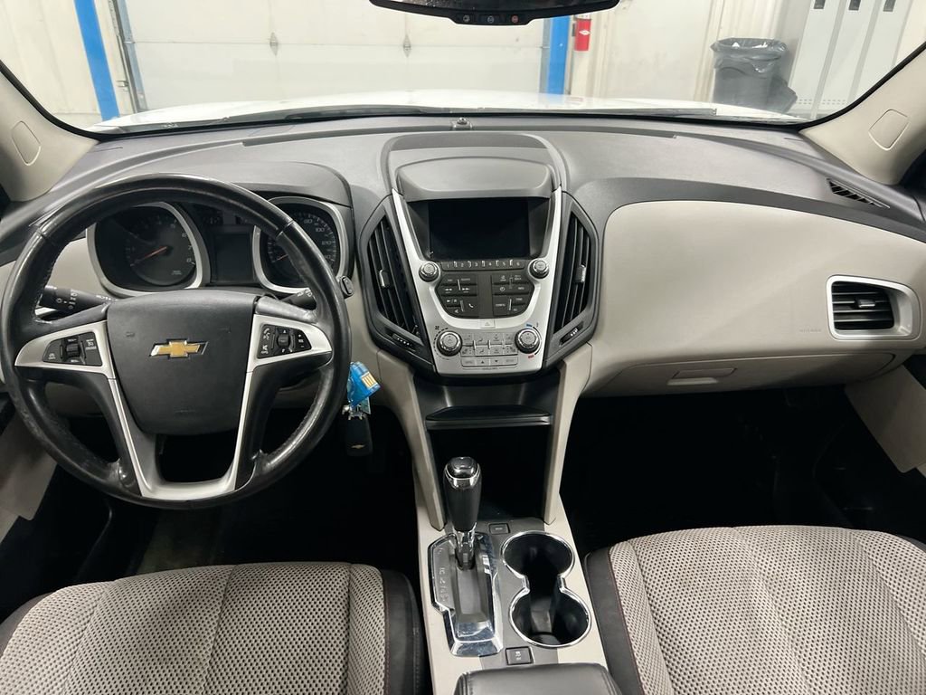 Used 2017 Chevrolet Equinox LT w/ Convenience Package image 10