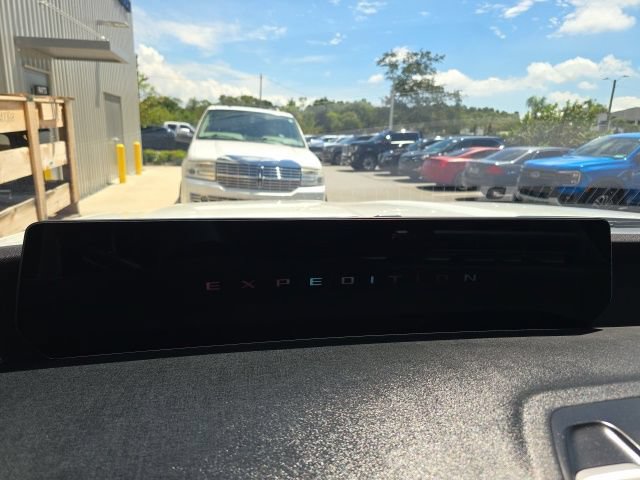 Used 2025 Ford Expedition Max Active RWD image 9