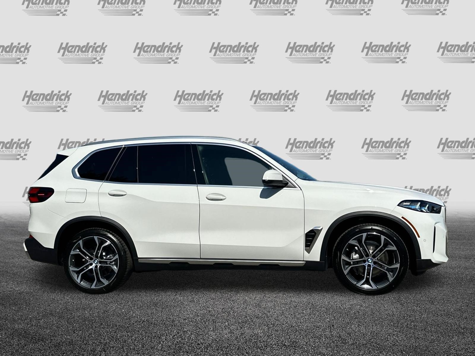 New 2026 BMW X5 xDrive40i AWD/4WD image 3