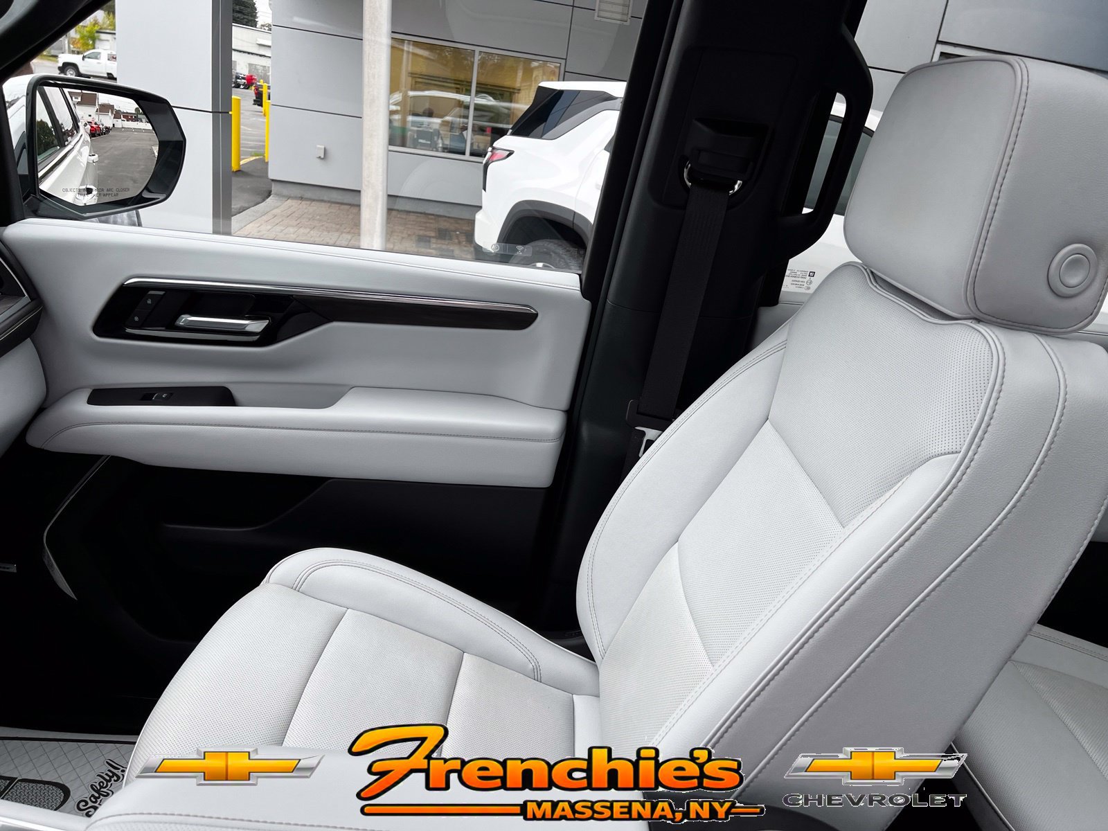 Used 2025 Chevrolet Tahoe Premier w/ Sun And Tow Package AWD/4WD image 24