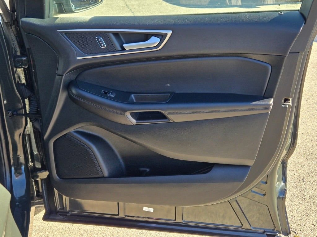 Used 2022 Ford Edge SEL w/ Convenience Package image 5