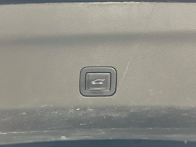 Used 2023 GMC Yukon XL AT4 w/ Technology Package AWD/4WD image 27