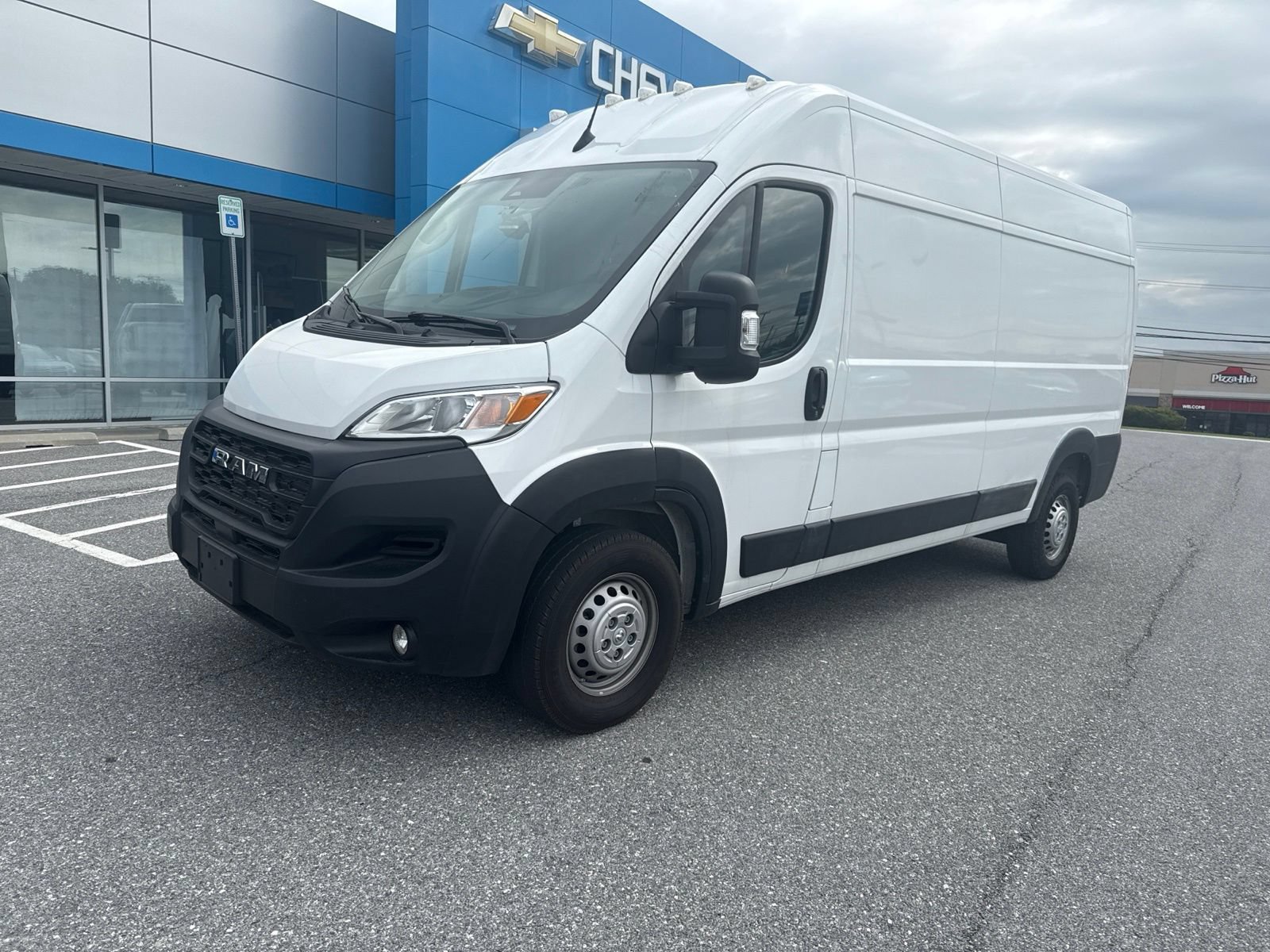 Used 2025 RAM ProMaster 2500 w/ Convenience Group FWD image 1