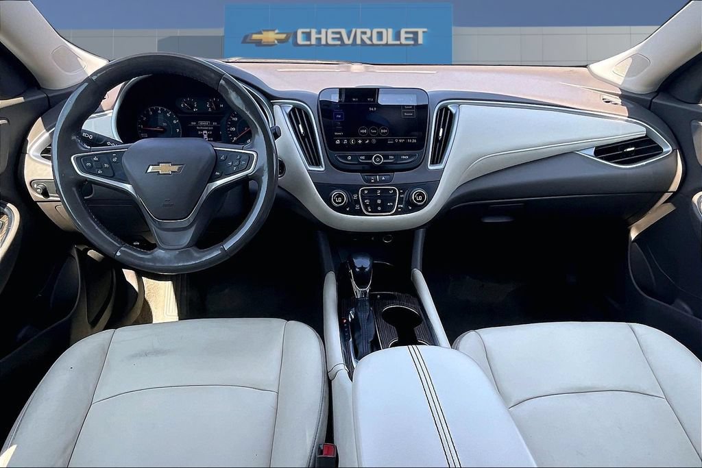 Used 2022 Chevrolet Malibu LT w/ Leather Package FWD image 7