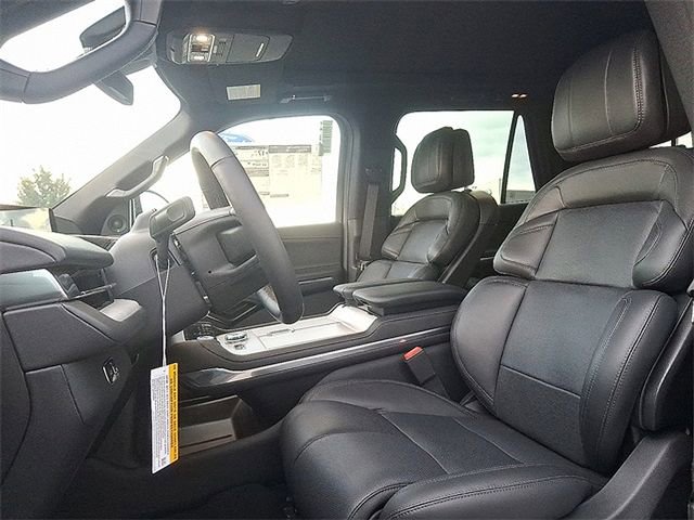 New 2025 Lincoln Navigator Reserve w/ Jet Appearance Package AWD/4WD image 6