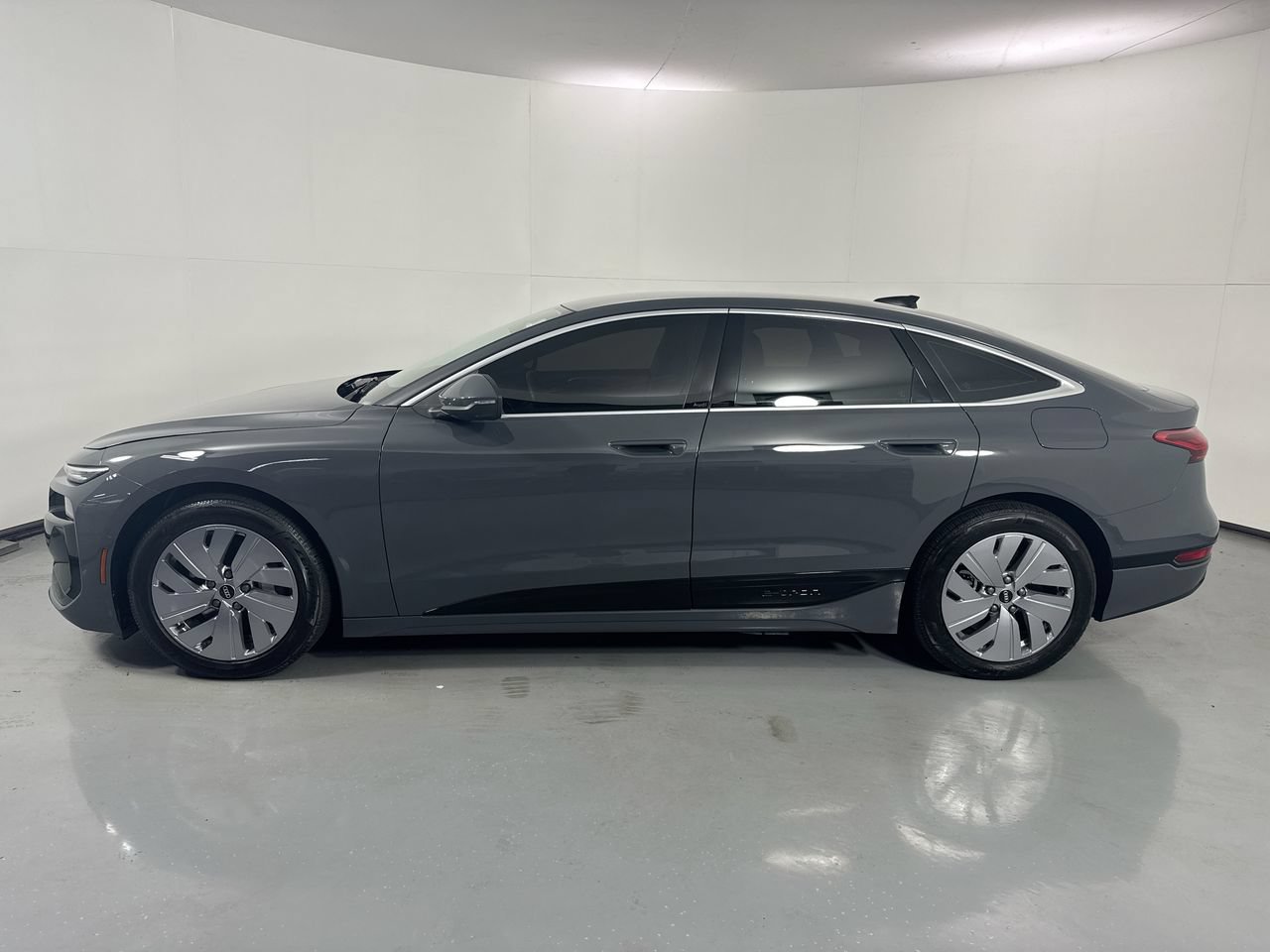 Used 2025 Audi A6 e-tron Premium w/ Ultra Package AWD/4WD image 30
