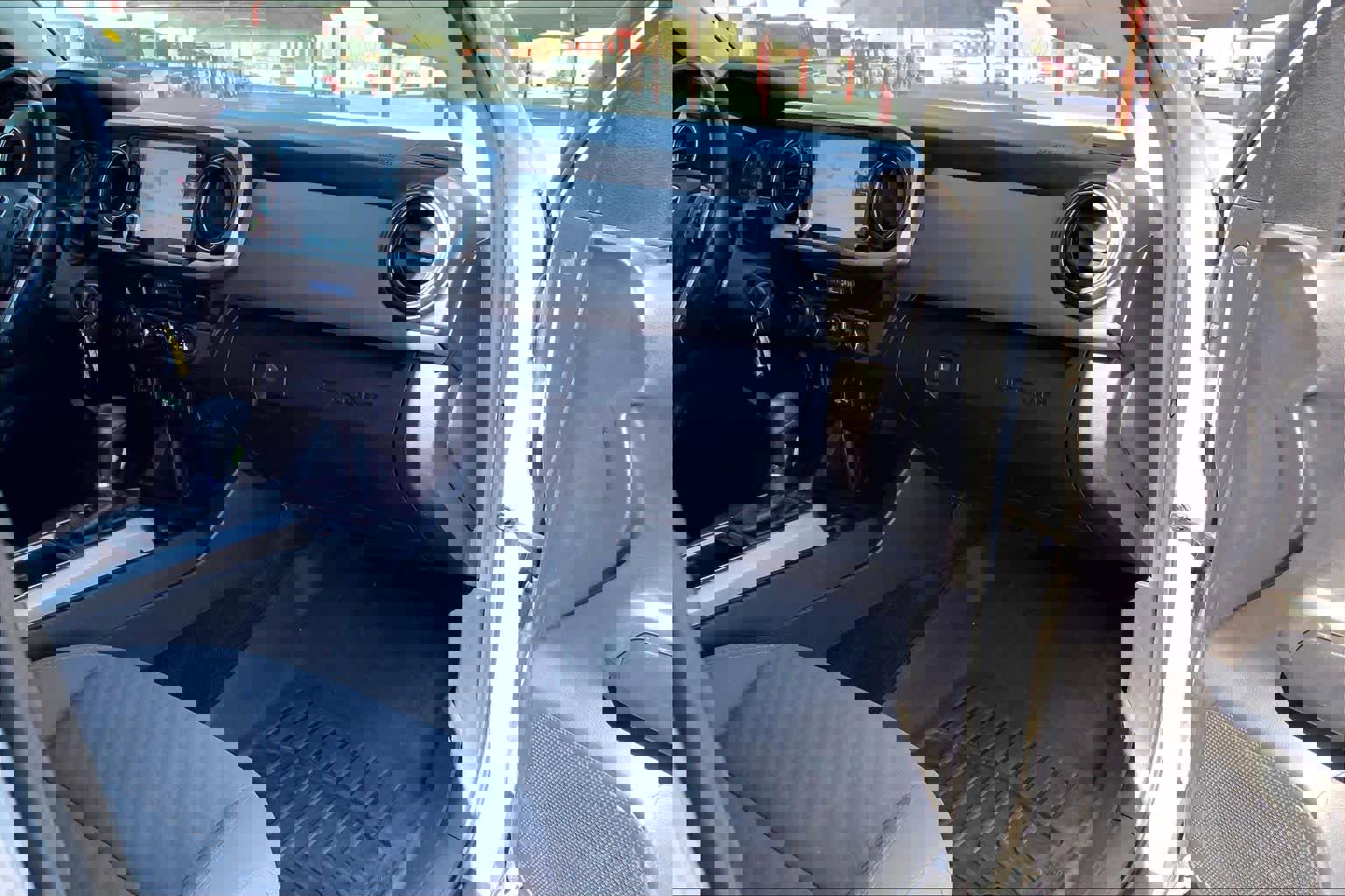 Used 2021 Toyota Tacoma SR5 w/ Technology Package AWD/4WD image 19