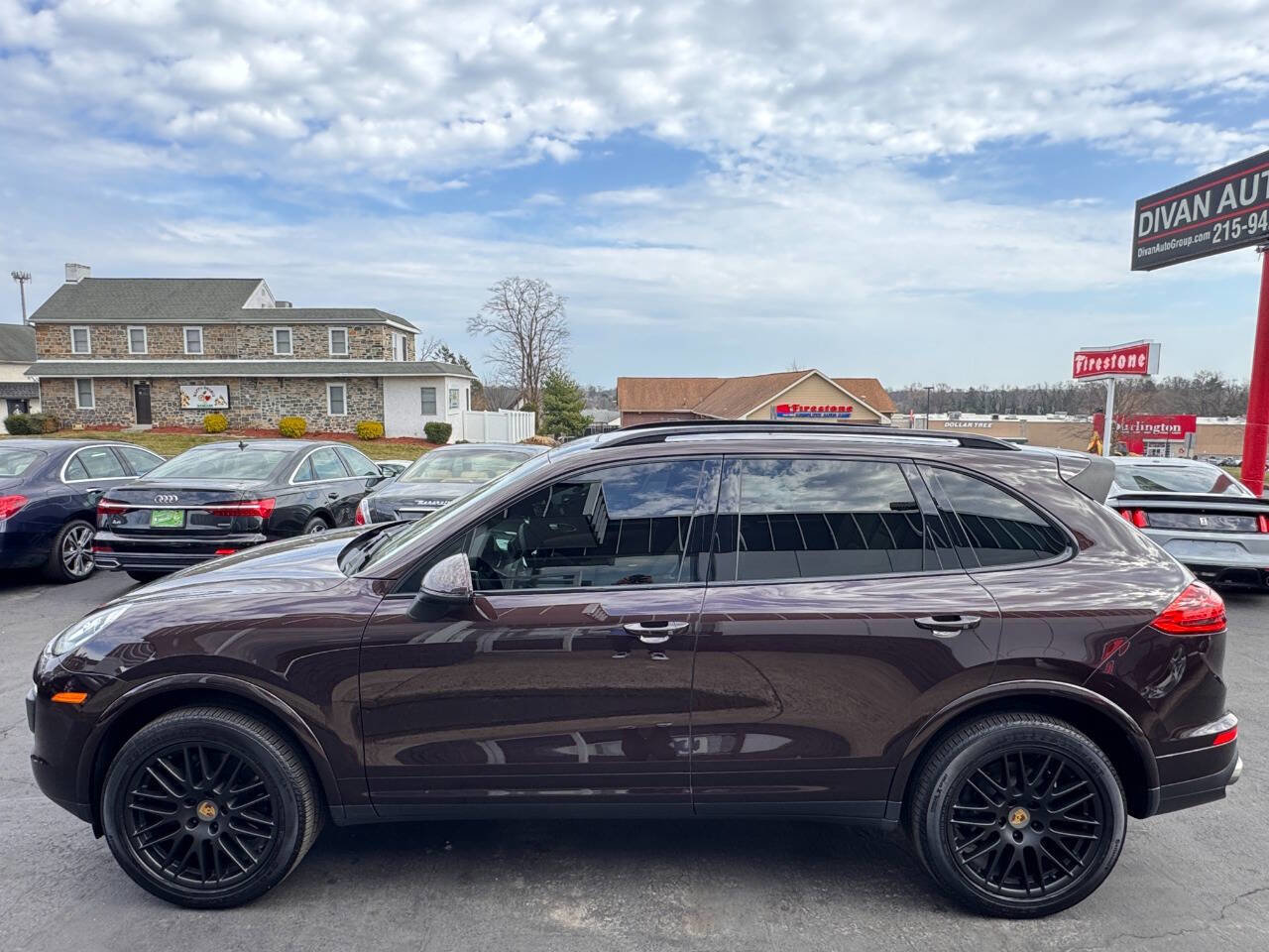 Used 2017 Porsche Cayenne Platinum Edition image 5