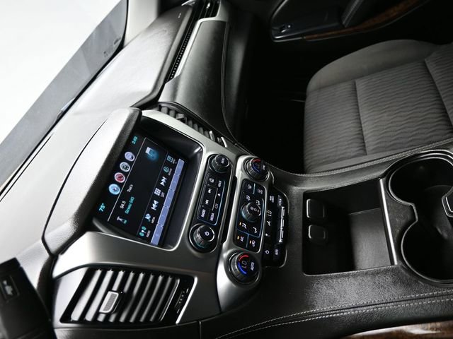Used 2020 Chevrolet Suburban LS w/ Enhanced Driver Alert Package RWD image 22